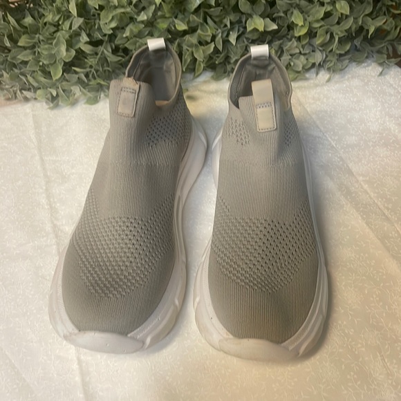 Bootie style tennis shoes - Picture 1 of 8